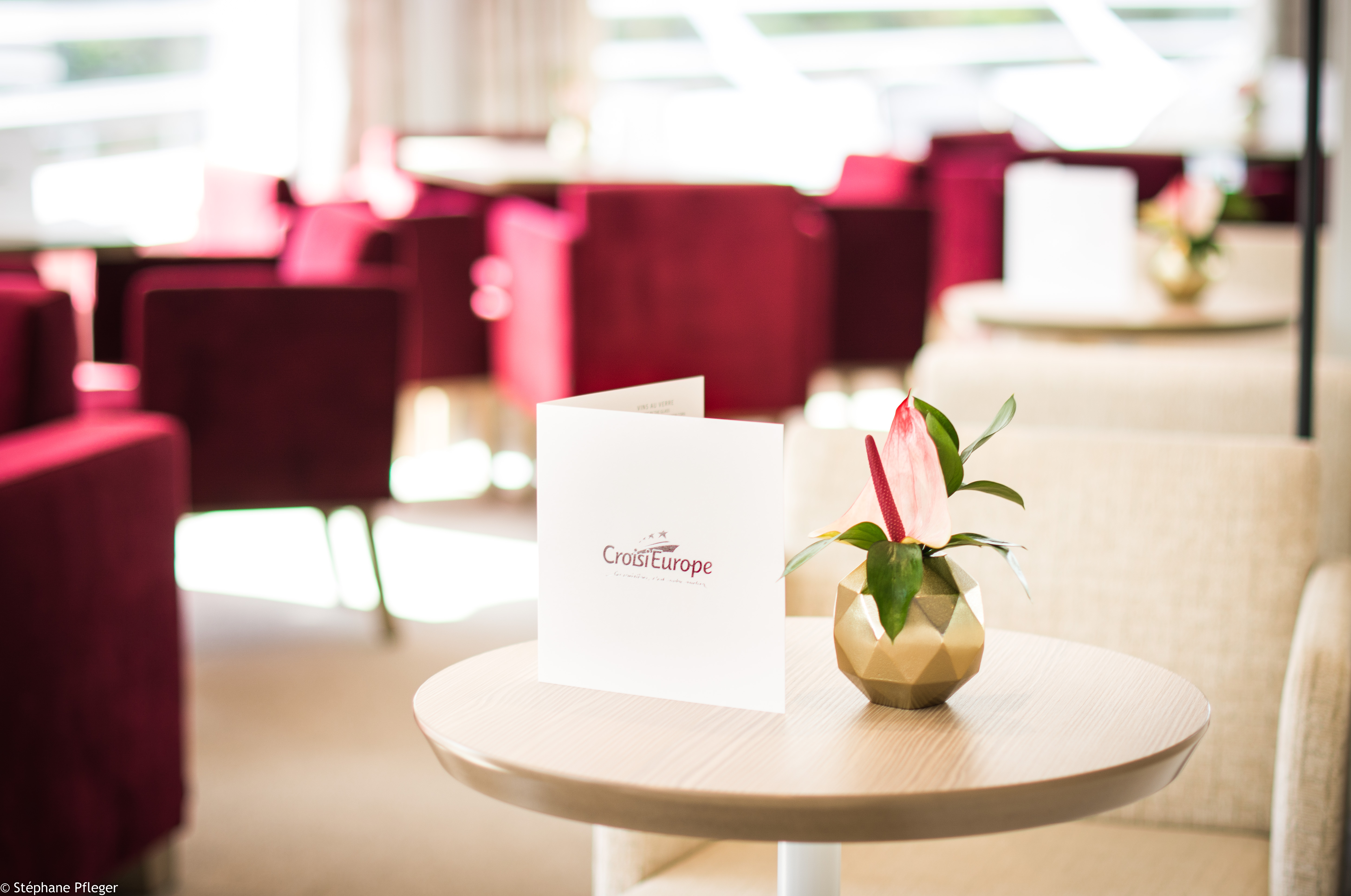 CroisiEurope MS Miguel Torga Bar Lounge 5.jpg